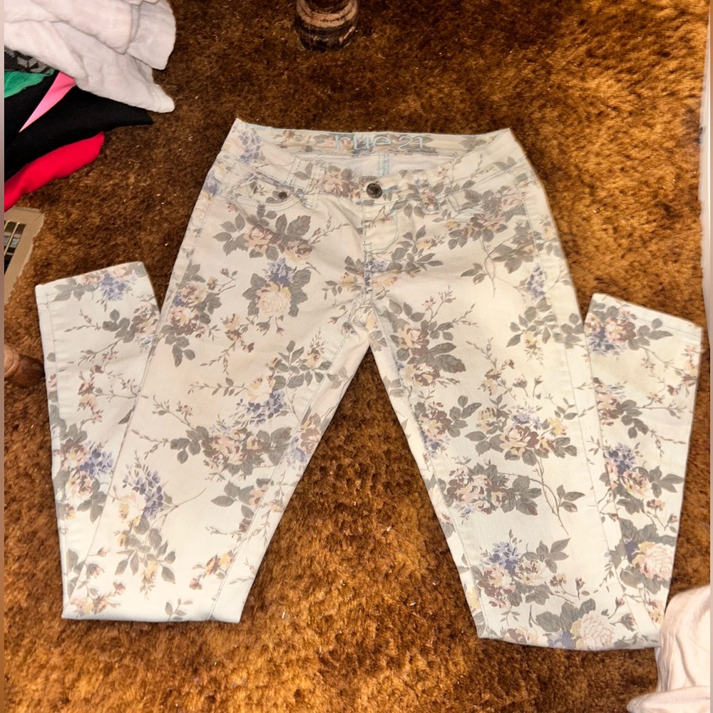 Rue21 Floral Patterned Skinny Jeans Size 1/2R